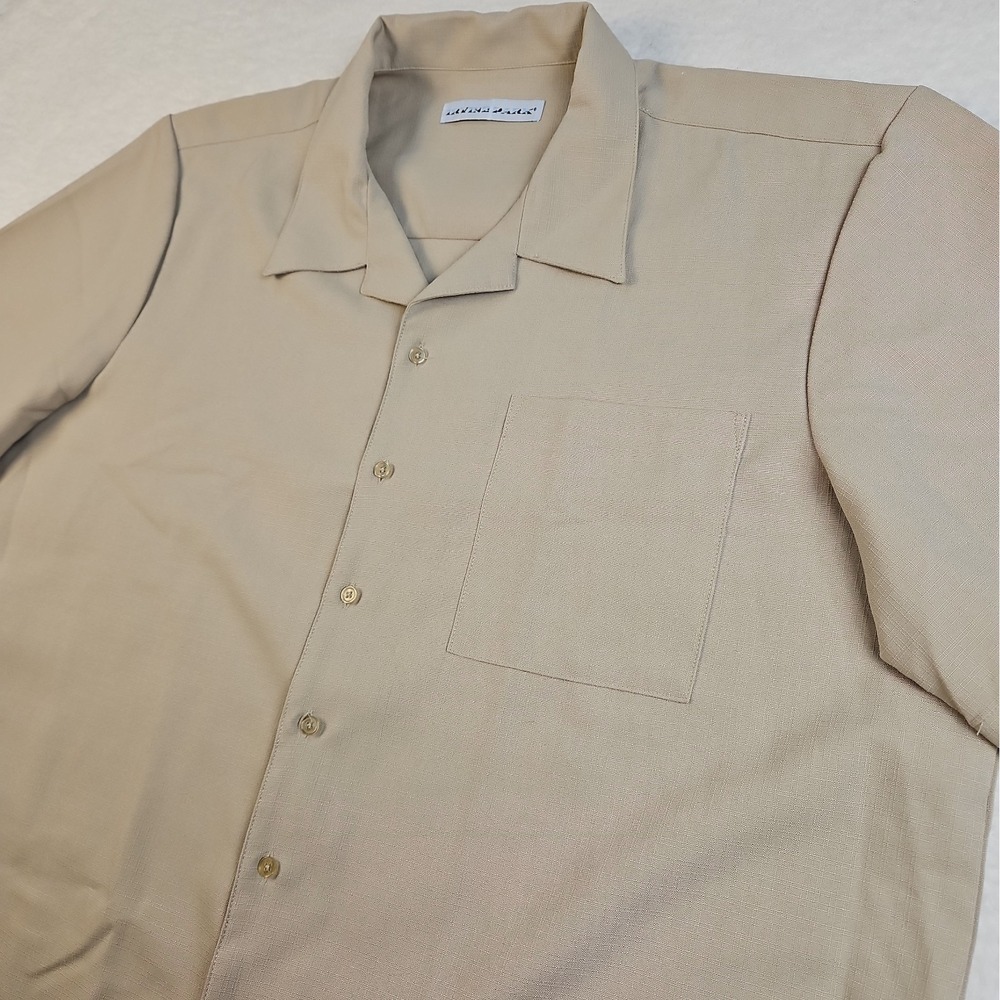 Vintage Irvine Park Men 2XL Button Tan Embroidered Trim Short Sleeve‎ Travel